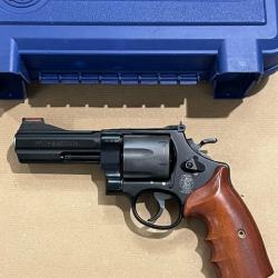 revolver Smith & Wesson mod. 329 PD skandium calibre 44 mag. canon de 4"
