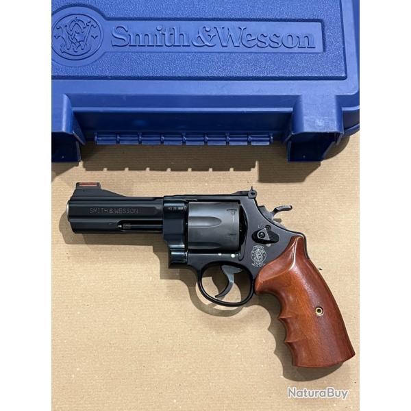 revolver Smith & Wesson mod. 329 PD skandium calibre 44 mag. canon de 4"