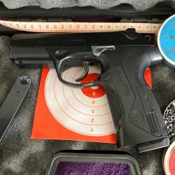Umarex 4,5 mm 3,2 J beretta px4 storm kit complet