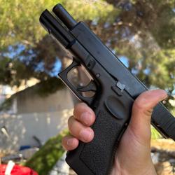 Glock type G17 KWA 2mag + holster