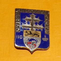 110° Régiment d'Infanterie, émail, dos guilloché, 1 boléro sans marque , écu fond bleu aux armes de