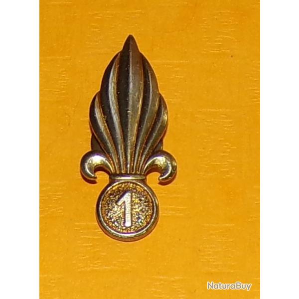 LEGION : 1 Rgiment Etranger, flamme de bret, ALGERIE, fixation  vis,  grenade dore  , FABRICANT