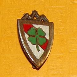 153° Régiment d'Infanterie, dos guilloché, boléro gravé , écu argenté à fond blanc chargé d'une band