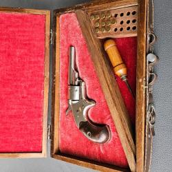 Revolver Colt open top