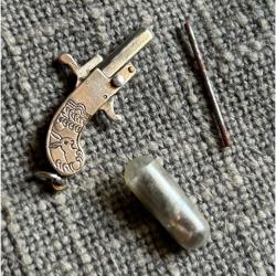 Pistolet breloque 2mm