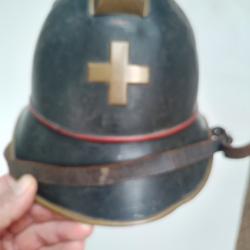ancien casque de pompier suisse pour collection ou deco