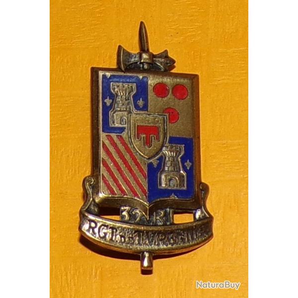 37 Rgiment d'Infanterie, mail, embouti, dos guilloch irrgulier , cu dor avec 2 tours argente