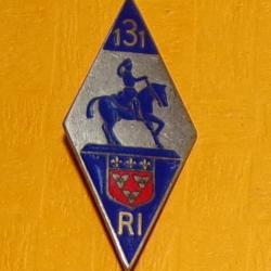 131° Régiment d'Infanterie, hauteur 50 mm, émail , losange Jeanne d'Arc cheval pointes bleus armes d