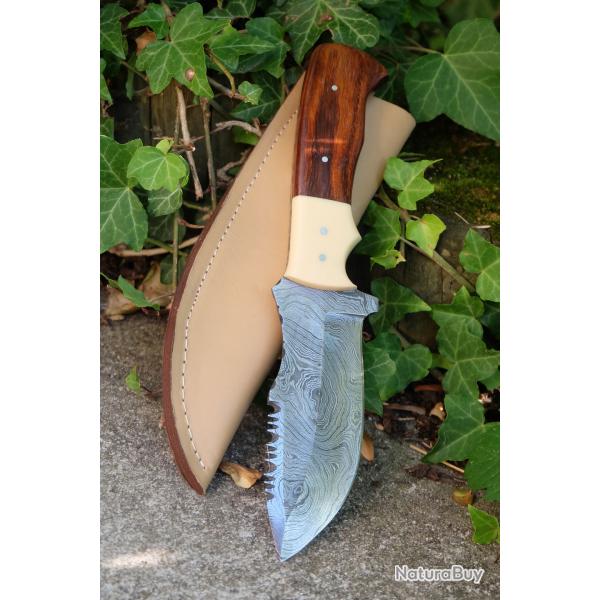 Couteau Tactical Survie Lame Damas Acier 256 Couches Manche Bois/Os Etui Cuir Fabric Artisanale