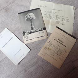 Lot d'ouvrages sur l'arme nucléaire, défense ABC + lettre commandement