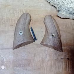 plaquettes crosse 1858 Uberti en noyer