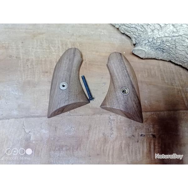 plaquettes crosse 1858 Uberti en noyer