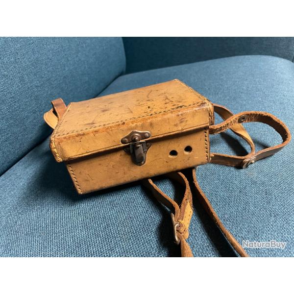 OHM Anglais dans sa housse en cuir