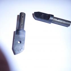Pièces de bipied 1er type - 2 attaches de branches de FM 24/29 ( Neuves)