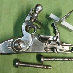 Platine de pistolet silex maréchaussée 1770