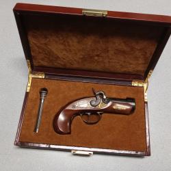 Pistolet derringer Philadelphia calibre 45 PN dans coffret