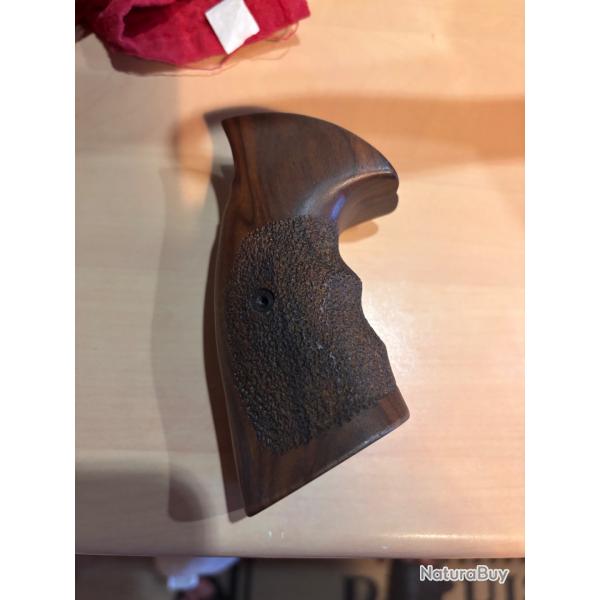 Crosse smith & wesson