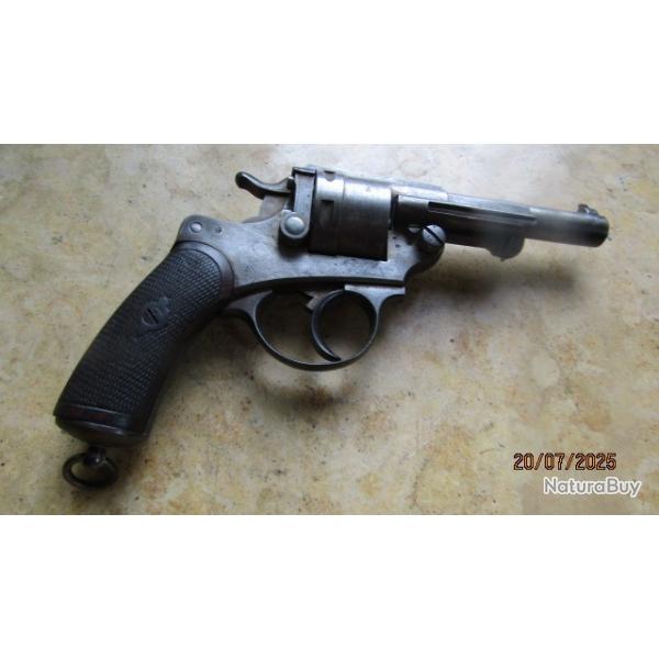 rvolver rglementaire 1873 cal 11mm  fonctionne trs bien pass en arsenal cat matricule diffrent