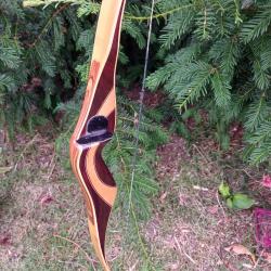 vend très bel arc bois "recurve" idéal parcours 3D, 62 pouces 45 livres