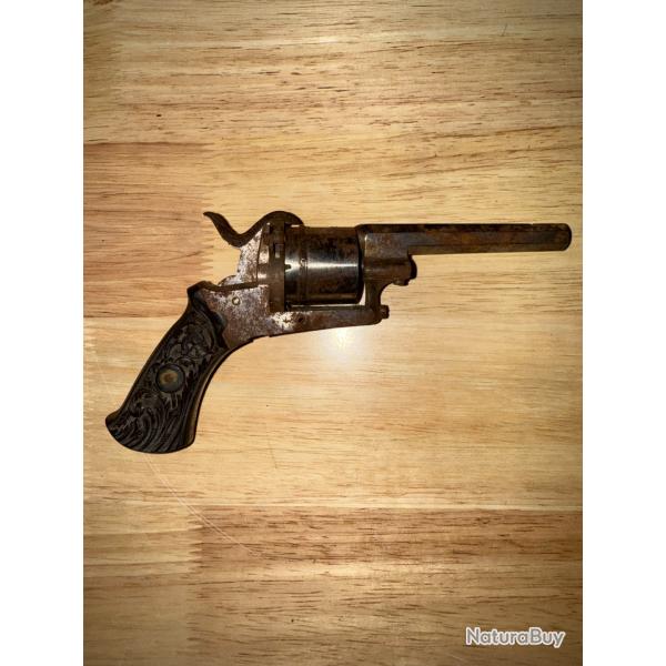REVOLVER A BROCHE  A RESTAURER (ROLLAND 17 BOUL.T BONNE NOUVELLE PARIS )