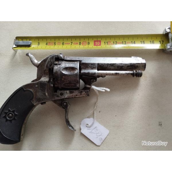 Petit revolver  broche type lefaucheux