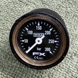 Vends deux manomètre FX Airguns 28 mm G1/8'' (250 bars et 300 bars)