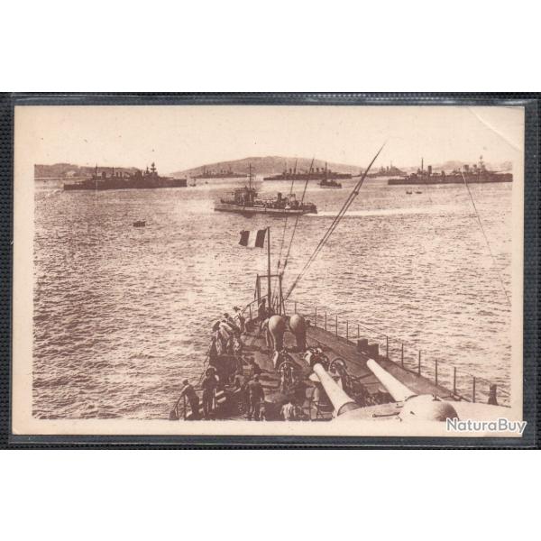 CPA - TOULON - L'ESCADRE EN RADE   N3719