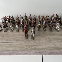 Lot de 40 Cavaliers en plomb de l'armée de Napoléon "STARLUX "