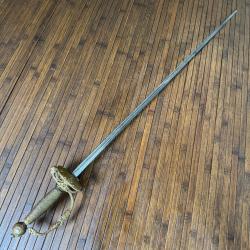 ÉPÉE À PAS D'ÂNE DU XVlll éme SIÈCLE