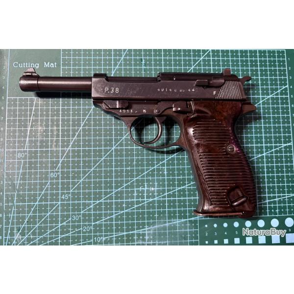 Walther P38 AC 44 mono matricule + 1 chargeurs + tui