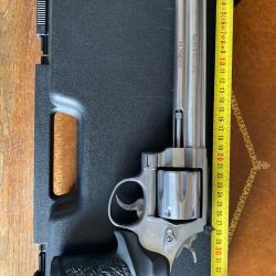 Smith & Wesson 44 Magnum 8'