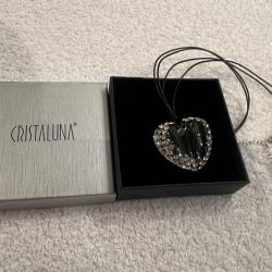 Collier cristaluna glam core pendentif coeur acrylique transparent swarovski cristal 200 608 00