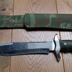 Couteau de combat