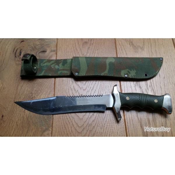 Couteau de combat