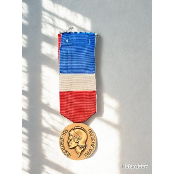 (32.002) Mdaille d'honneur au personnel civil relevant du ministre de la Dfense