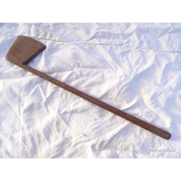 494) lot rare  petite hache en bois  afrique , poque napolon III ; a voir