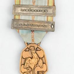 (101.001) Médaille commémorative française de la guerre 1939-1945
