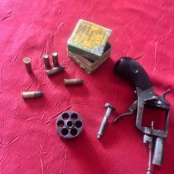 Revolver 320 plus 6 munitions
