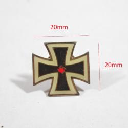 Pins / médaille allemande WW2 1939/1945 post German heer  (17)