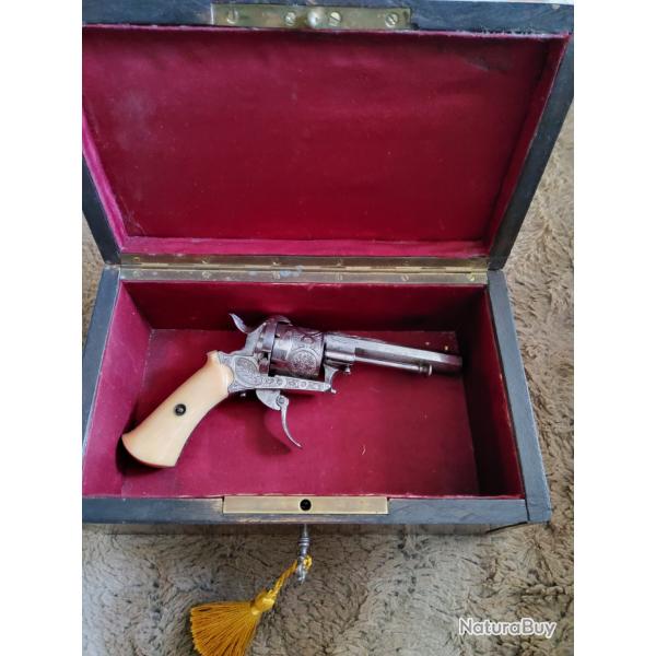 Petit revolver de poche le faucheux 7mm