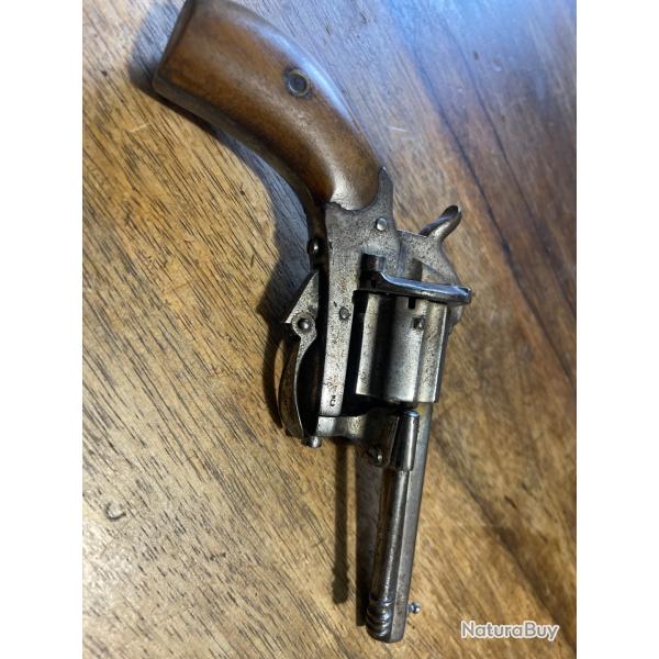 Revolver ELG  broche