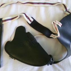 Holster d'épaule en cuir noir de marque SCORPION