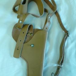 Ancien modèle de holster d'épaule en cuir marron
