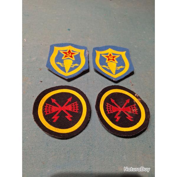 Lot de 4 insignes sovitiques annes 80