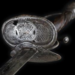 N27 - Longue épée XVIIe inscrite INRI MARIA