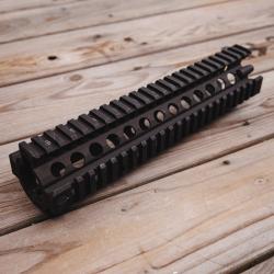 Repro RIS Daniel Defense ( Nut manquant )