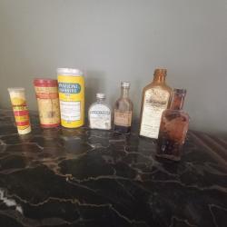 ancien flacon et boite médical /  pharmaceutique