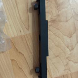 Rail pour pointeur laser pirat montage poignee garde main famas infanterie