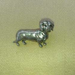 Pin's étain A.R Brown - Chien Teckel