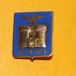 C.I.R N° 1, émail, tours dorées, dos guilloché, épingle , Centre d'Instruction Régional N° 1  , FABR